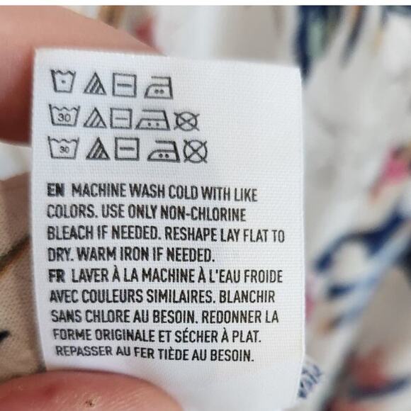 American Eagle Floral V-Neck Kimono Sleeves Tie Waist Open Back Romper Size 4 - Picture 10 of 10